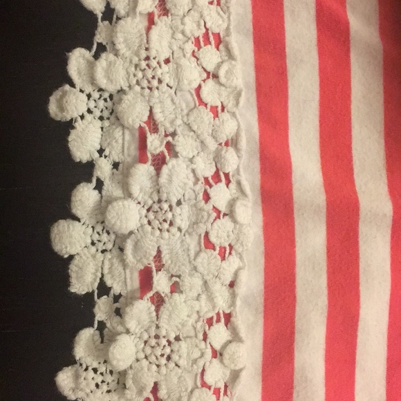 Pink and white stripped shirt with lace trim - Picture 4 of 4